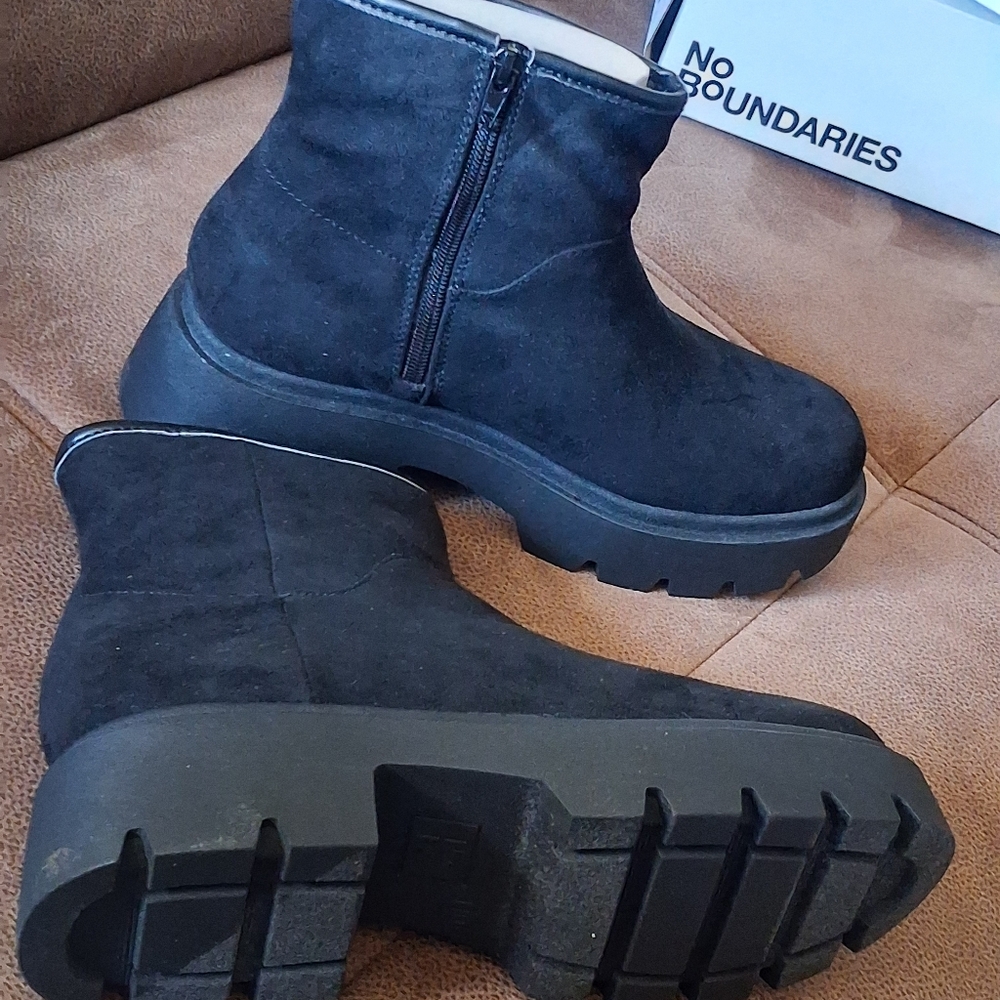 No Boundaries Cozy Boot Black Faux Suede Ankle Boots Size 10